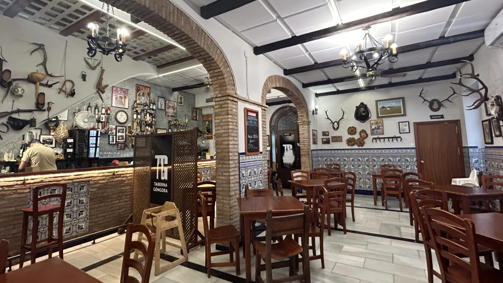 La salle de la Taberna Góngora